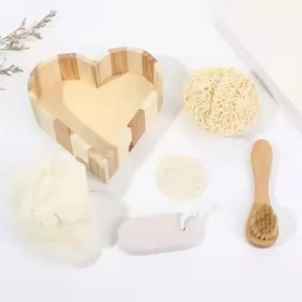 Heart-Shaped Bath Gift Set – Spa Essentials in Wooden Box